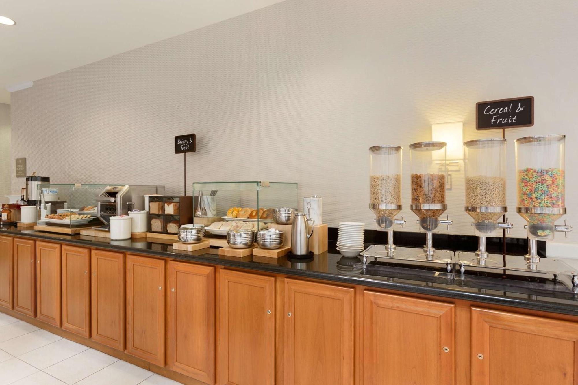 Embassy Suites Newark - Wilmington/South Eksteriør bilde